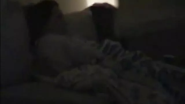 Folie érotique film porno lesbienne en streaming d'une mignonne de 18 ans
