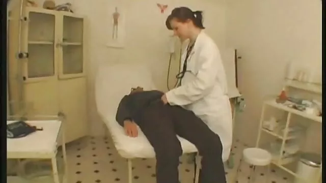 Cette fille maigre adore film porno lesbien streaming ça