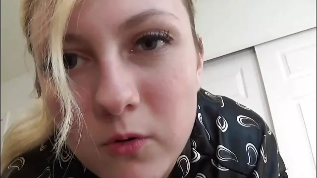 Jeune shabolda bâillonnement avec un vieil filmxlesbienne homme gris