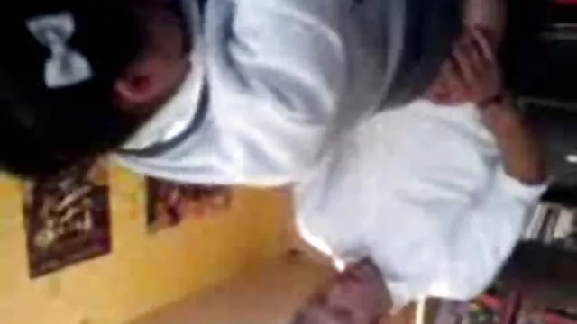 Cowboy baisé deux jeunes scene x lesbienne filles