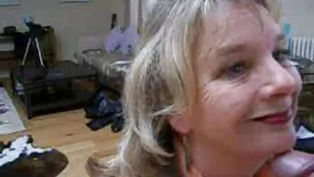 Maigre fille thaïlandaise se fait éjaculer film lesbienne x dans la chatte