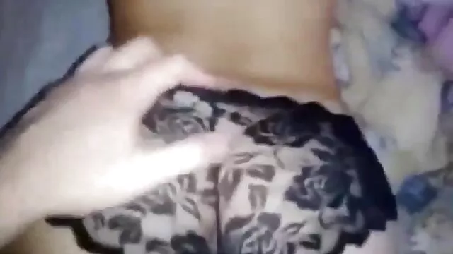 Kinky Wifey regarde son mari pipe film porno lesbien