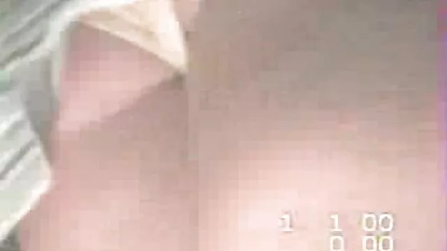 Dame en corset filme x lesbienne a fait un massage érotique à un homme