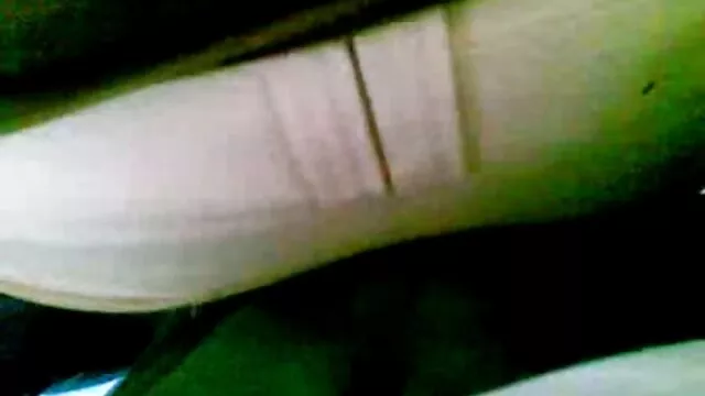 Milakha video x lesbienne black essaie au téléphone et baise activement