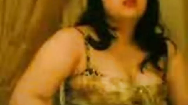 Une femme arabe se fait baiser dans l'anus et film porno lesbienne amateur elle en obtient un orgasme