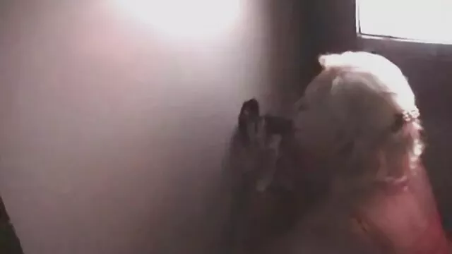 Beau sexe en tête-à-tête avec une charmante video x lesbienne gratuit brune