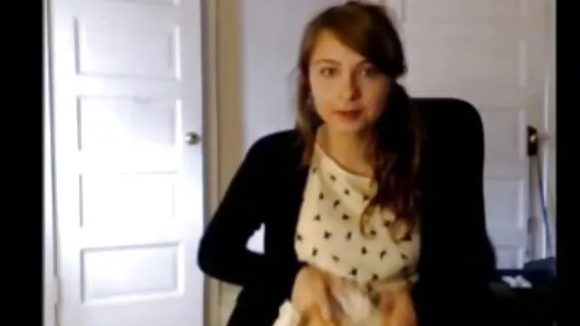 Fun latina juteuse est la reine du sexe anal film porno de lesbiene