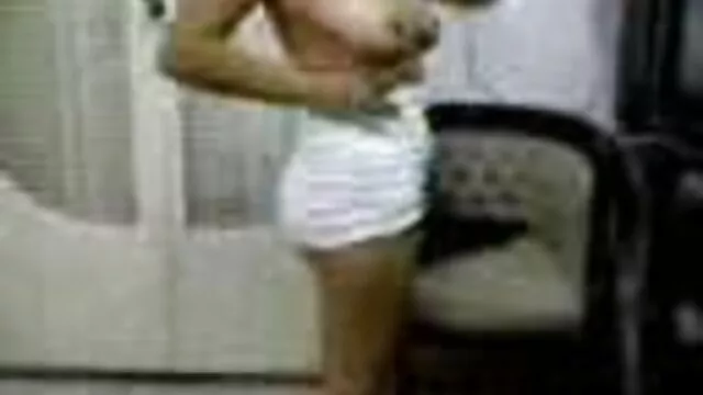 Des poussins dans une compilation porno branlent film x lesb passionnément des pénis à des hommes
