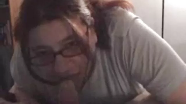 Une blonde vidéo lesbienne x luxueuse a montré une salle solo érotique