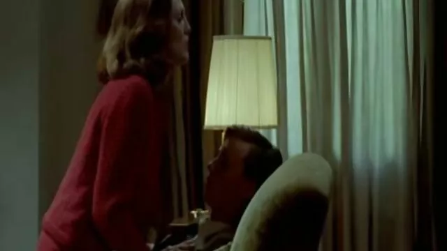 La femme a attaché son amie, l'a suspendue vidéo lesbienne x et a secoué son clitoris avec un vibromasseur