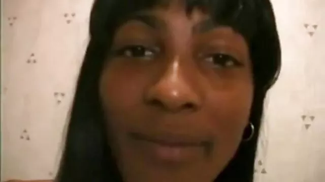 Un vieil homme a divorcé d'une femme blanche xlesbienne pour un trio avec une femme noire