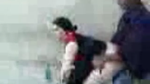 L'agent extrait de film porno lesbienne a baisé une fille maigre aux petits seins lors du casting