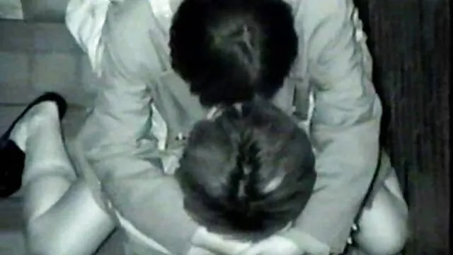 Le gendre film x gratuit lesbienne trompe la belle-mère sur le canapé dans toutes les fissures