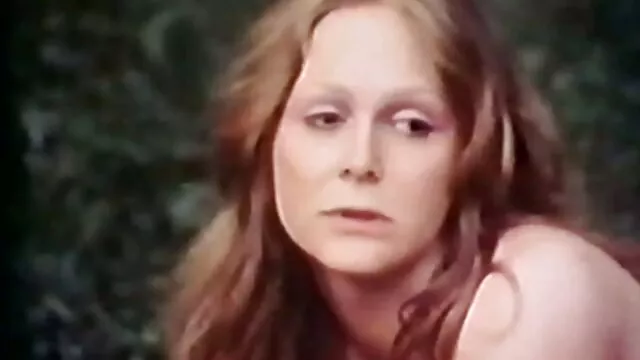 Fille baisée durement par deux bites dans un film x lesbienne francais trou anal