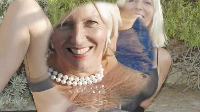 Chinoise maigre à la poitrine plate voir film porno lesbienne baise avec un garçon