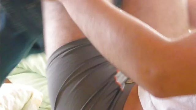 Le mec a persuadé une Latina pour film x lesb du sexe chaud