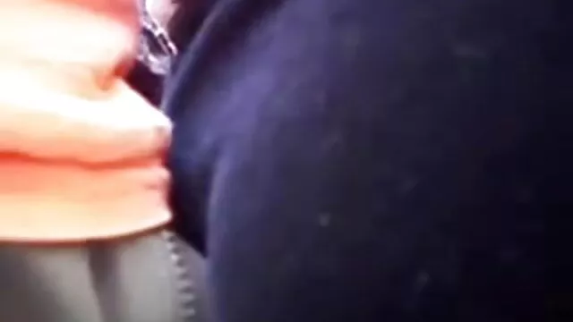 Malgré son extrait film porno lesbienne âge, cette milf adore se caresser la chatte